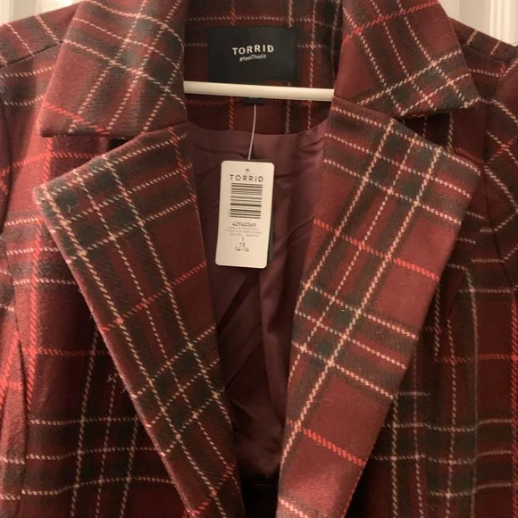 Torrid Plaid Coat in Red and Brown - Picture 4 of 4